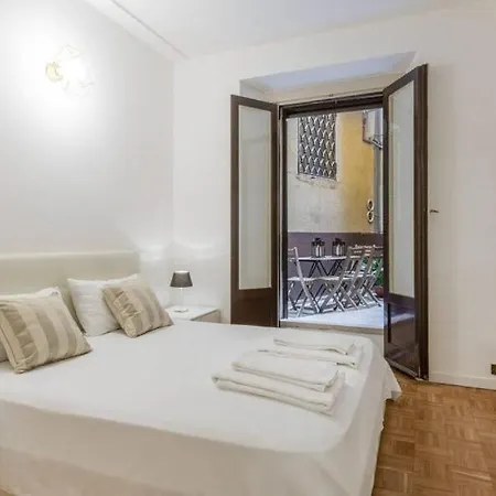 رويال سويتس - سينترو بريرا *